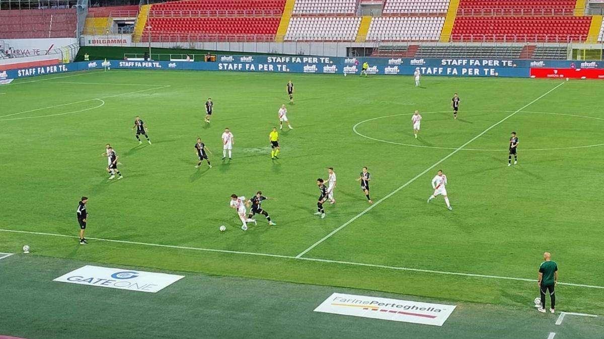 Nel segno di Zaro: doppietta in quel di Mantova. Klinsmann para un rigore