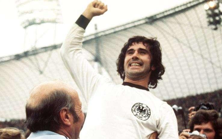 Calcio in lutto per Gerd Müller, bomber che calcò anche il manto della Fiorita