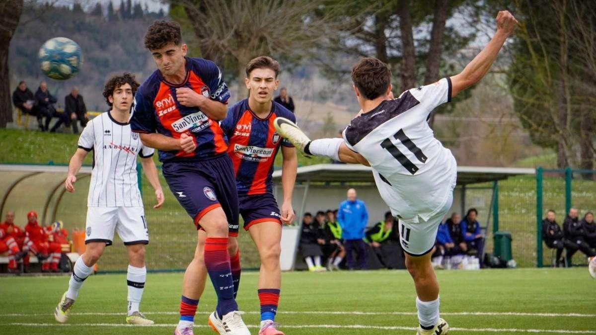 Cesena a valanga sul Crotone: Cinque gol e primato sempre più solido
