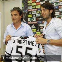 Martinez al momento della presentazione