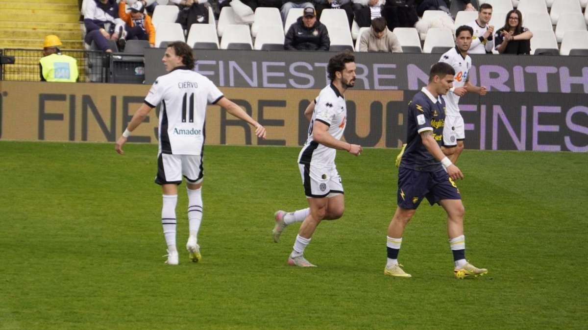 Cesena-Frosinone 2-2 | Un Cavalluccio gagliardo ferma i ciociari
