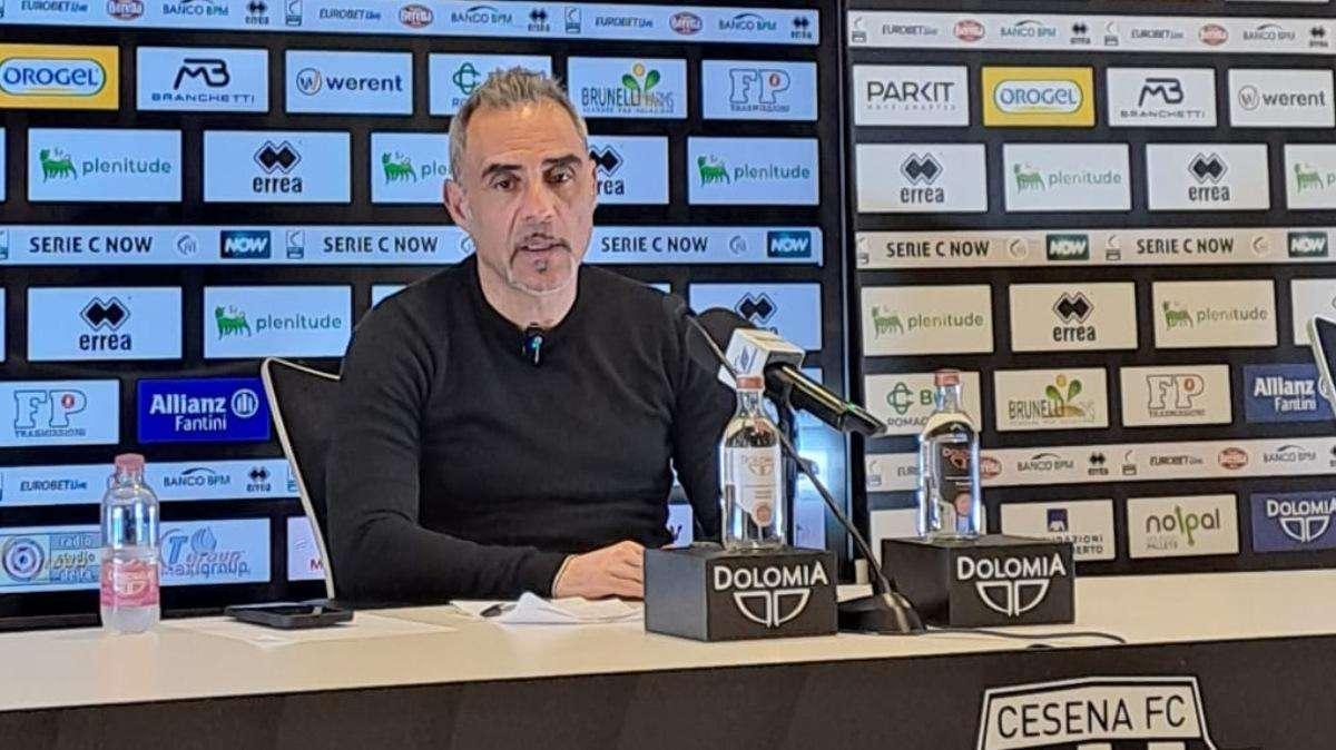 Toscano non teme le assenze: “Ci aspettano tre partite importanti, la squadrà saprà rispondere bene”