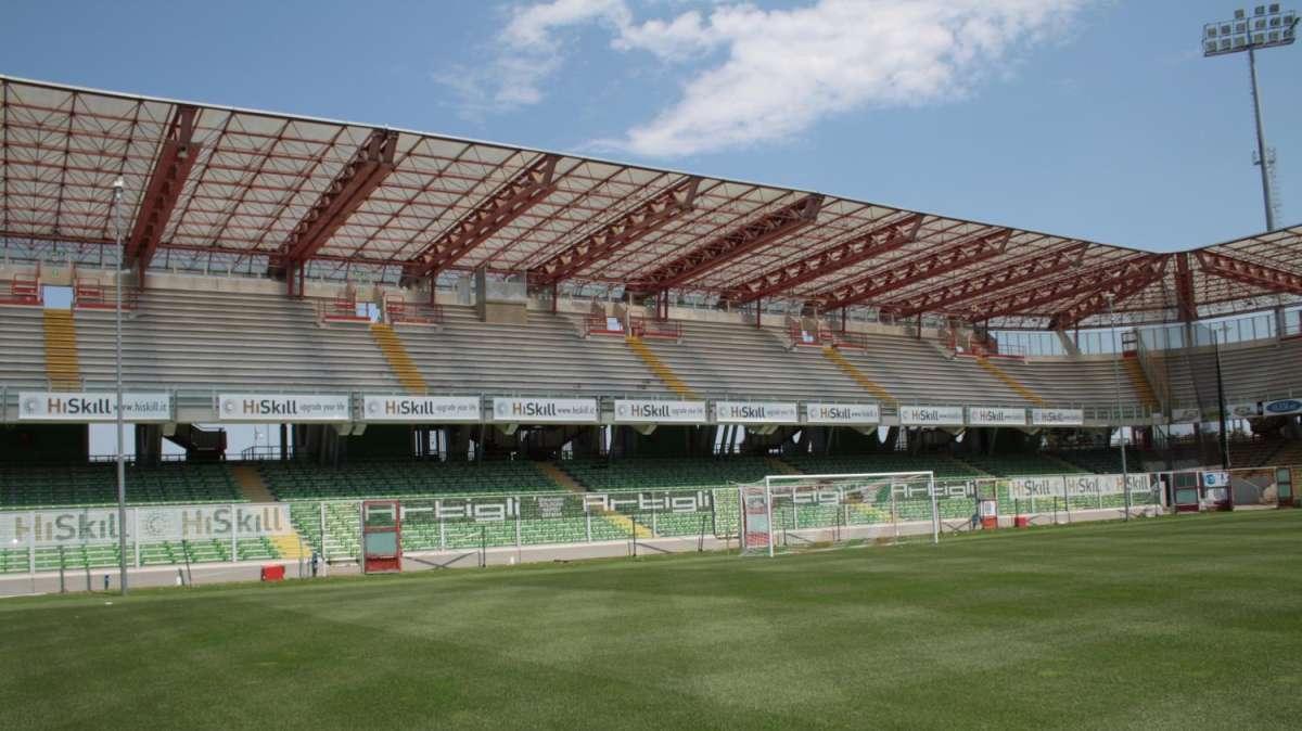 Allenamento allo stadio a porte chiuse
