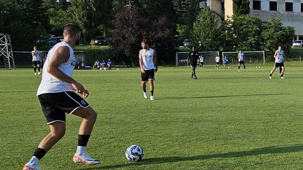 Un gol per tempo contro la Primavera. Primi minuti anche per Curto