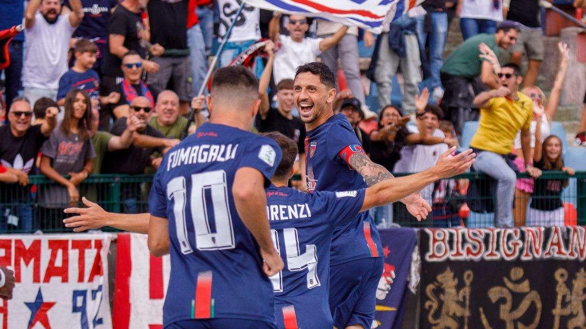 Ventiquattro anni dopo, riecco il Cosenza