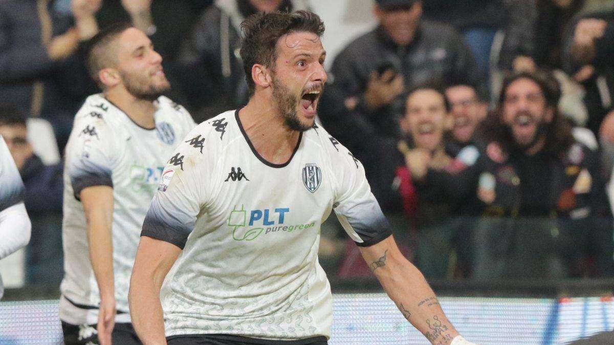 Prestia ancora a secco: “Il gol arriverà ma a me interessa non prenderli. Che affiatamento con Gigi e Andrea”
