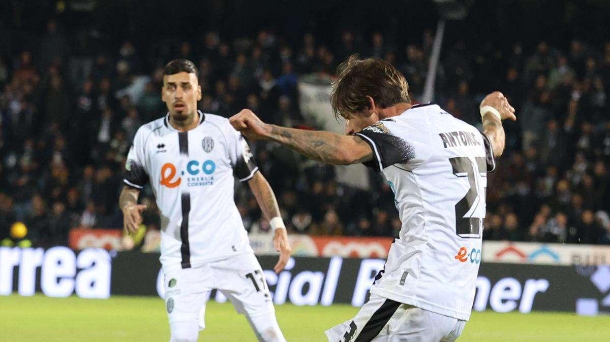 Frosinone-Cesena 3-2 | Prima vittoria casalinga dei ciociari