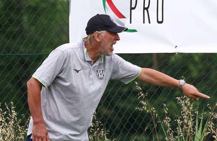 Mister Ceccarelli protegge i ‘suoi’ talenti dal mercato. “È importante continuare a lavorare con questo gruppo”