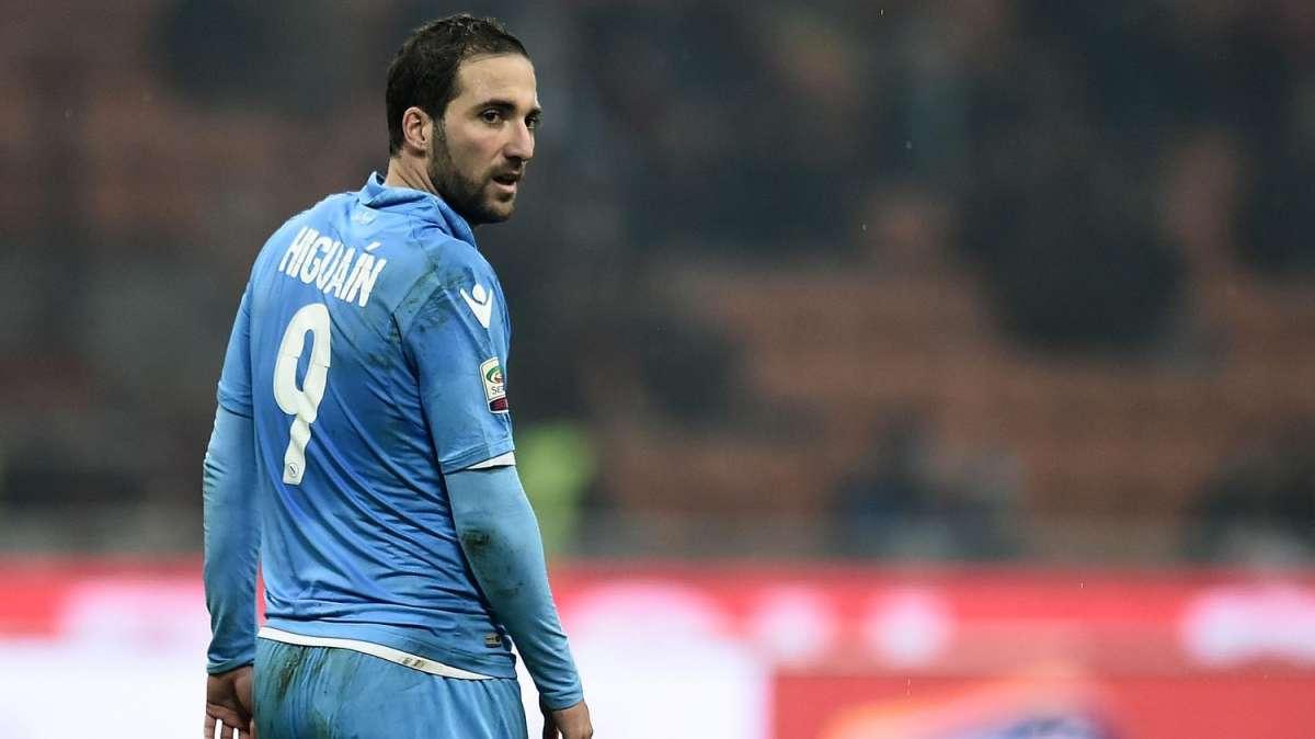 Poker del Napoli, non basta la perla di Brienza: il Cesena tracolla davanti al Napoli