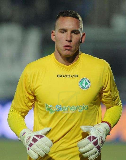 Il Napoli prova ad inserirsi nella corsa per Radunovic