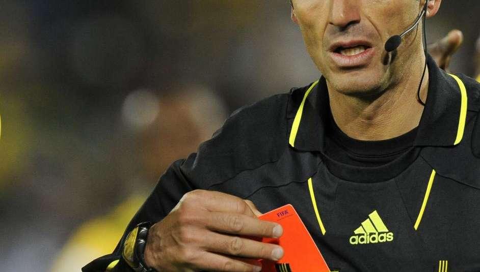 Triplici errori, scambi di persona e frasi blasfeme: tutte le sviste arbitrali contro il Cesena