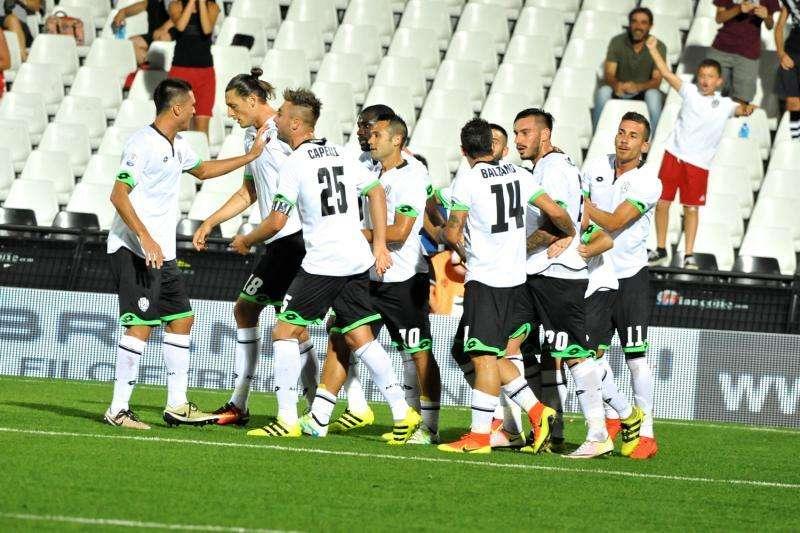 Cesena-Benevento 4-1 | Scorpacciata di gol e salvezza ad un passo