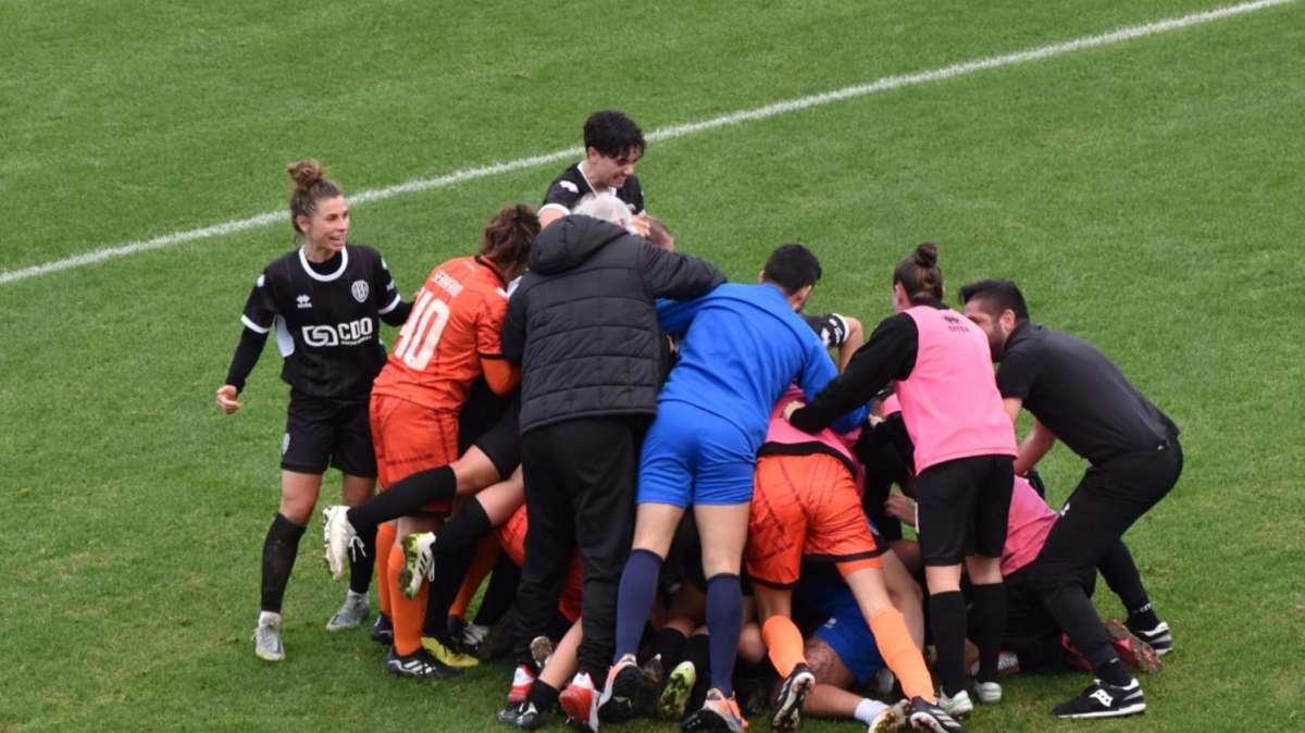 Un magnifico Cesena sconfigge anche la Lazio ed aggancia la vetta