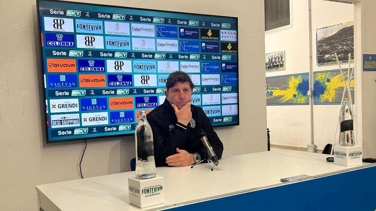Mignani non lo dice ma teme l’esonero: “Non penso alle dimissioni perché non siamo ultimi in classifica”