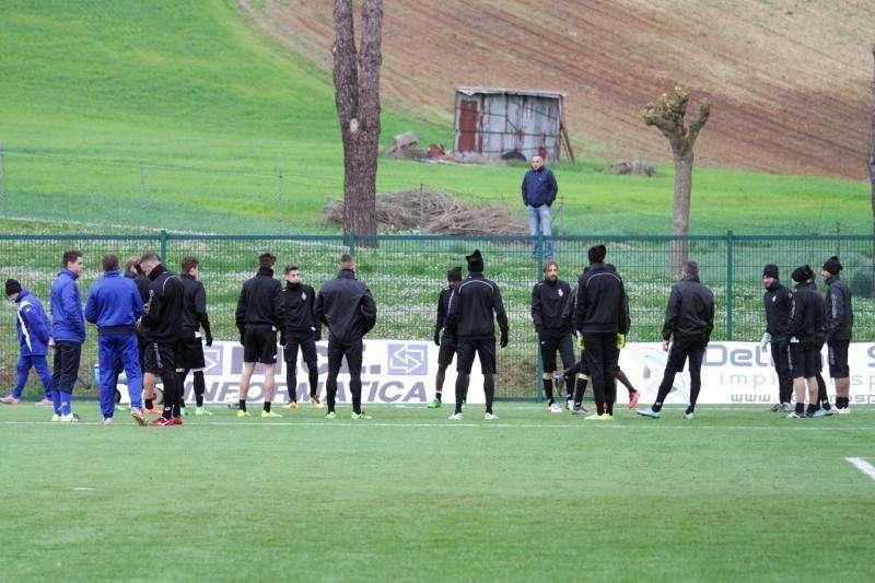 Camplone si gioca tutto tornando al 4-3-3?