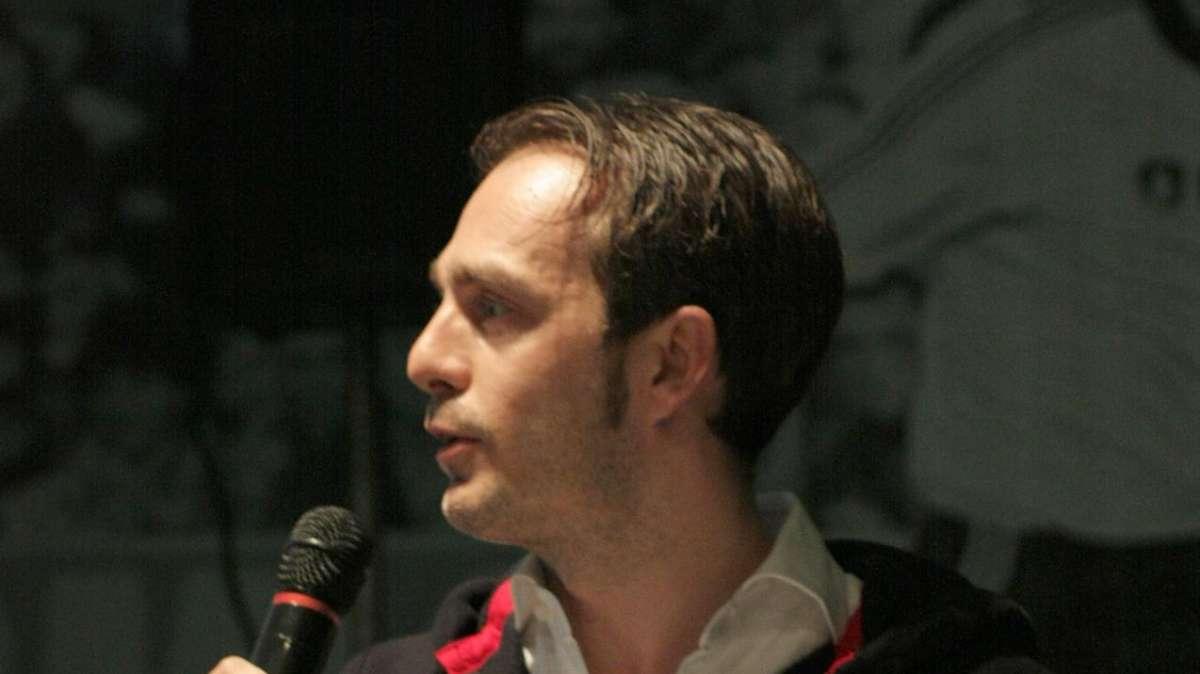 "Pavoletti, un'operazione da 8 milioni. Assurda"