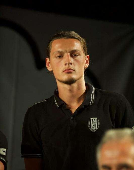 Djuric fuori almeno un mese