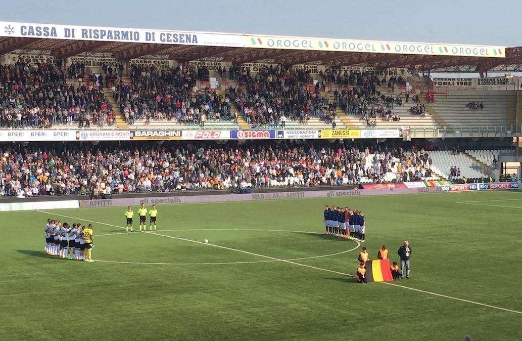 Minuto di silenzio al Manuzzi 
