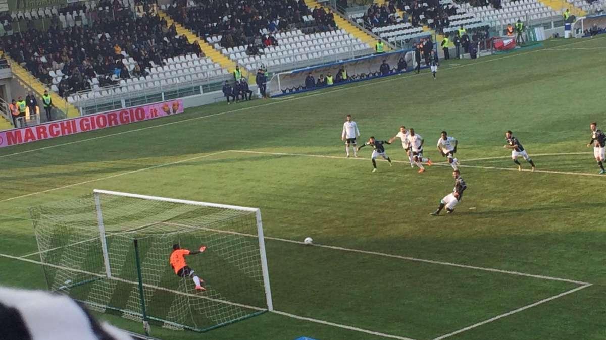 Gomis dice no a Caputo