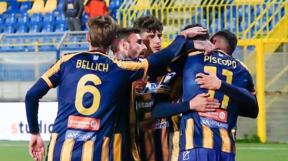Il ronzio delle vespe che non ti aspetti! La Juve Stabia in serie B