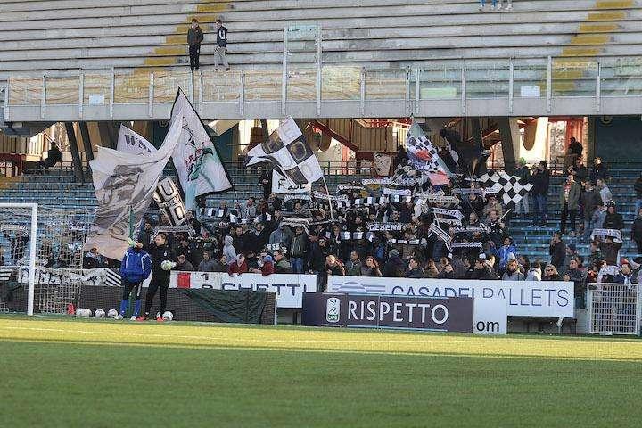 In 200 al Manuzzi per stringersi attorno alla squadra