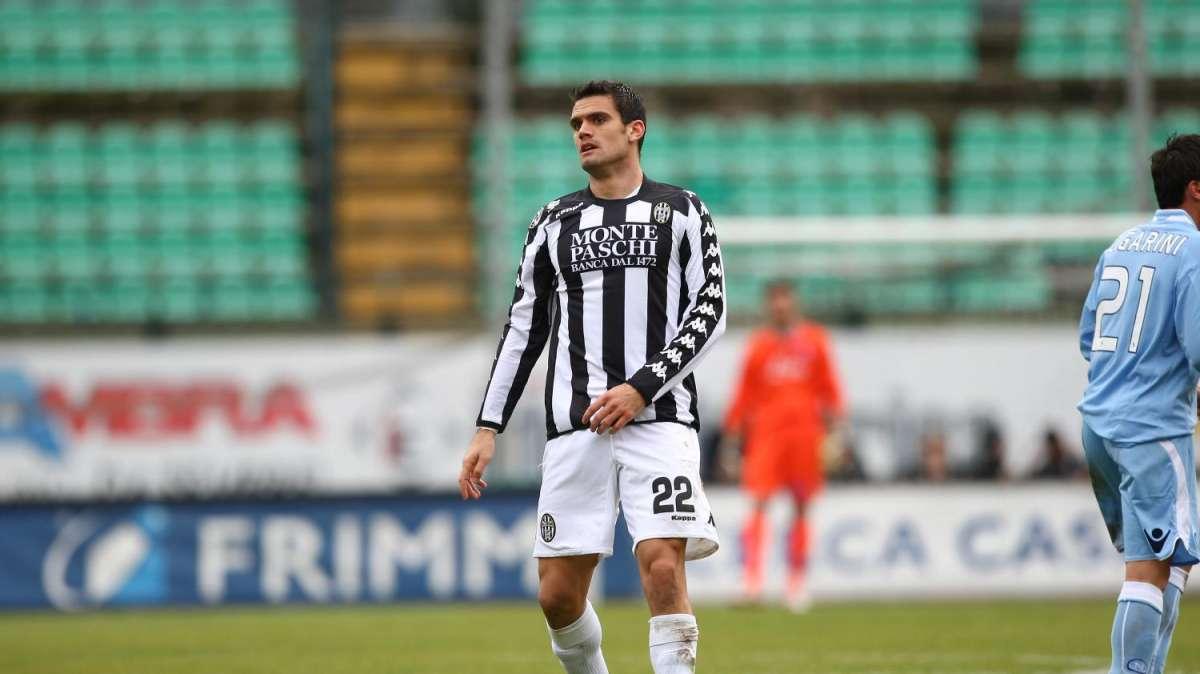 Tziolis resta a Siena