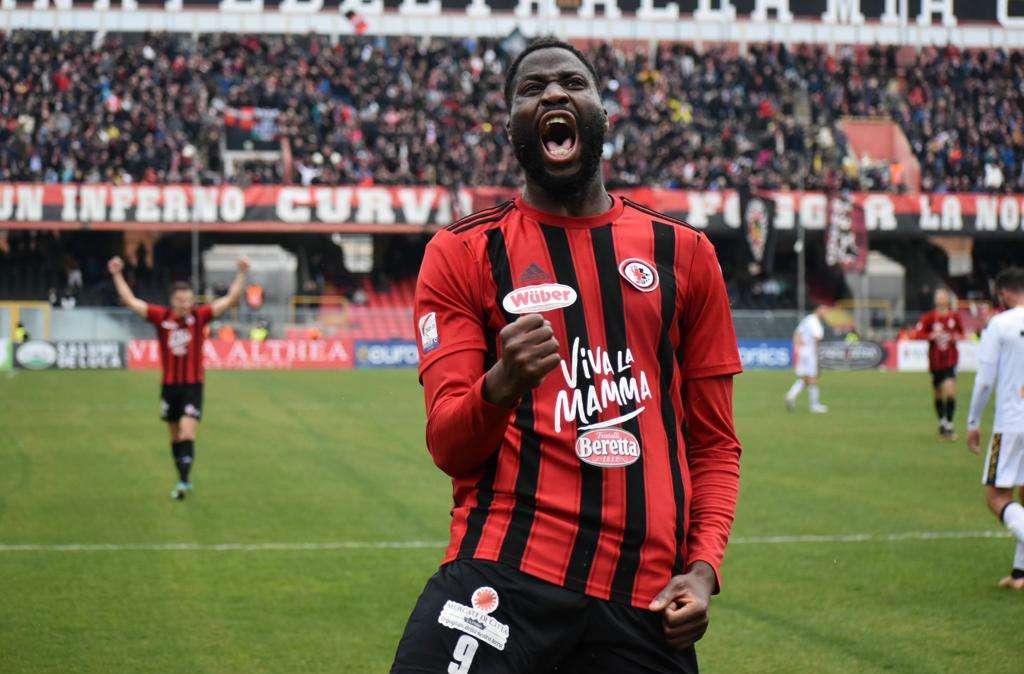 Arriva Ogunseye. Il Vicenza ci prova per Prestia. Non convince Orlando della Salernitana. Luca Lewis: uscita ‘sicura’…