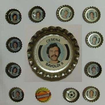La formazione del Cesena 1973-74 dei tappi Karamalz, con Gian Luigi Savoldi II in primo piano (collezione Pierpaolo Rossi)