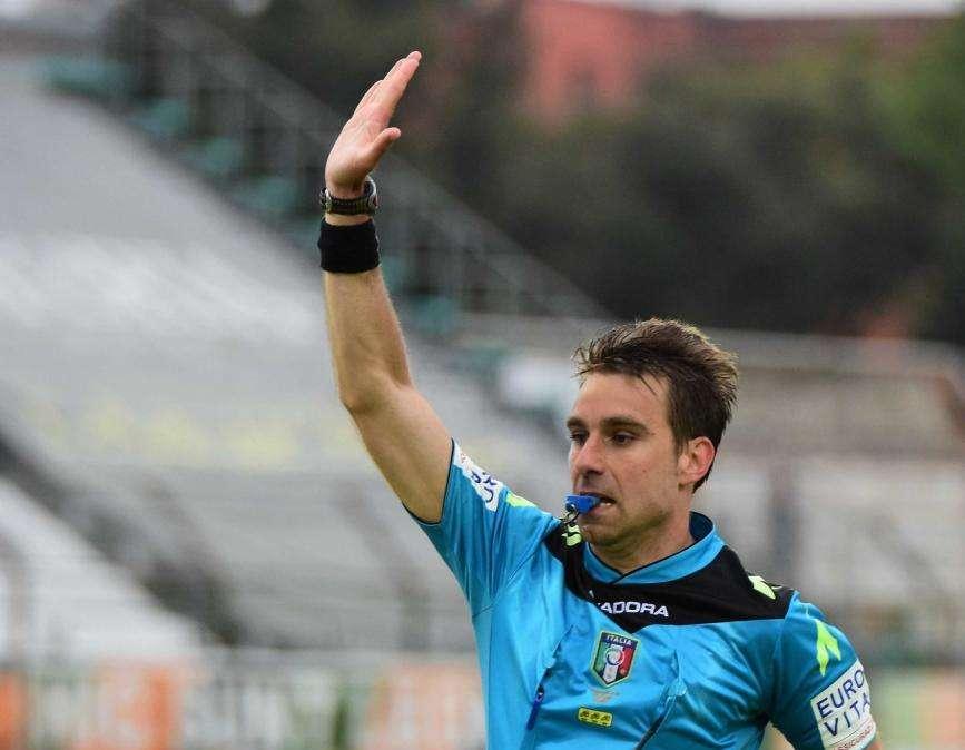Al Curi arbitra Fourneau. Quarto uomo Camplone di Pescara.