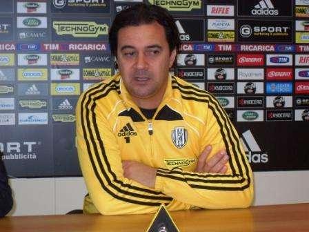 Massimo Ficcadenti in conferenza stampa presenta Chievo-Cesena