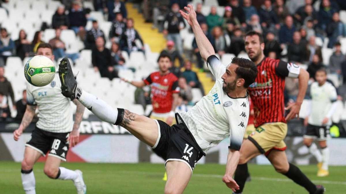 La riconoscenza di Celiento: “Mignani tecnico importante. Dispiace vedere il Bari lì”