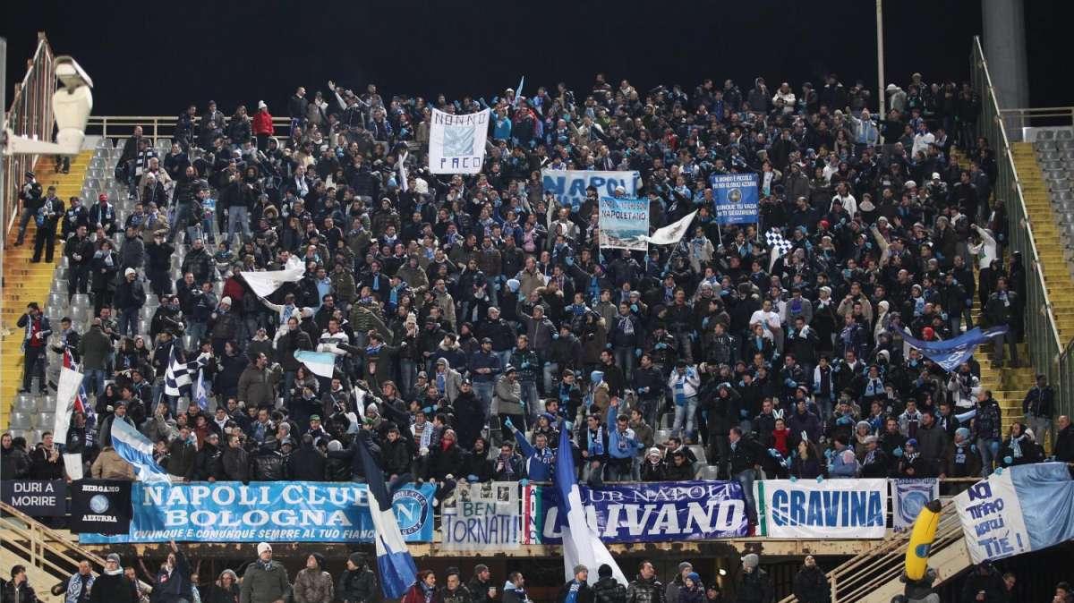 Napoli, accuse di razzismo ai tifosi partenopei