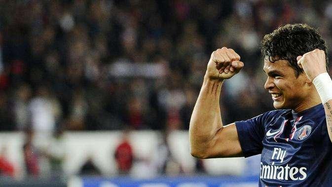Insulti a Thiago Silva: Barton si scusa