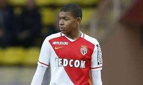 Ligue 1, Monaco: Mbappe diventa professionista