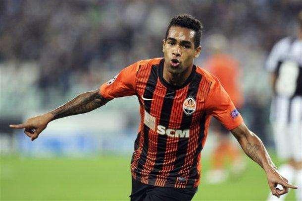 Liverpool, assalto ad Alex Teixeira