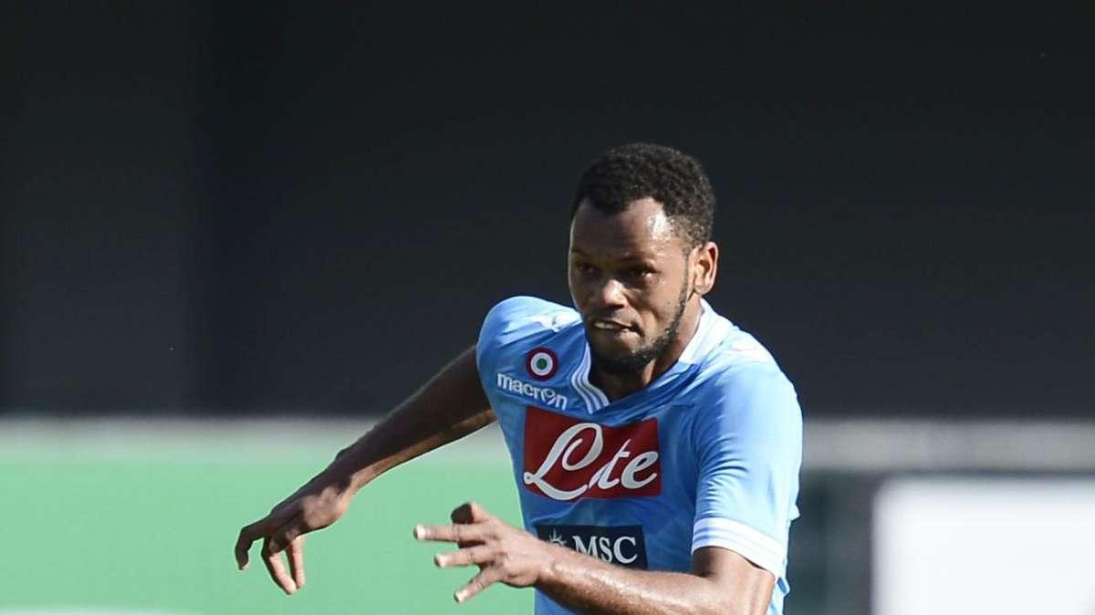 Napoli, l'ag. di Rolando: "Potrebbe tornare al Porto"