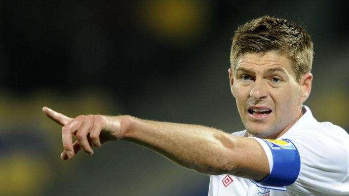 Psg, Ibra punge Gerrard: "Per vincere dovrebbe lasciare Liverpool"
