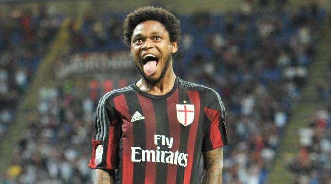 Salta il trasferimento di Luiz Adriano allo Jiangsu