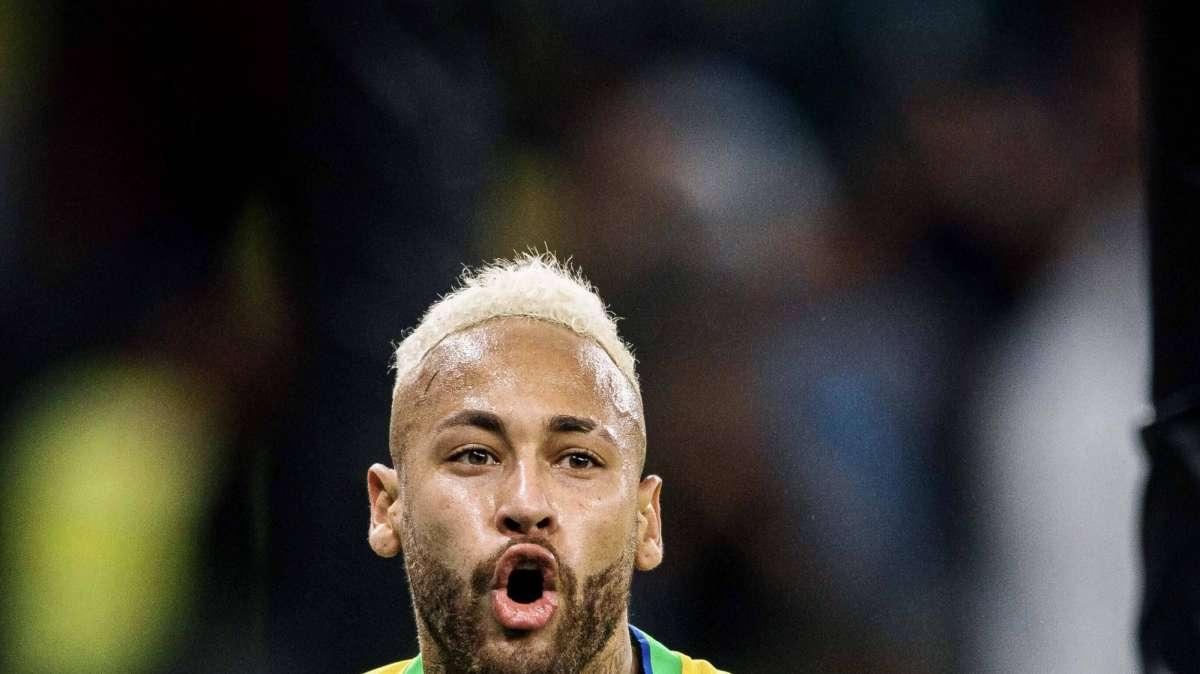 Neymar torna in campo, Leao esulta sui social: "Il calcio è tornato"