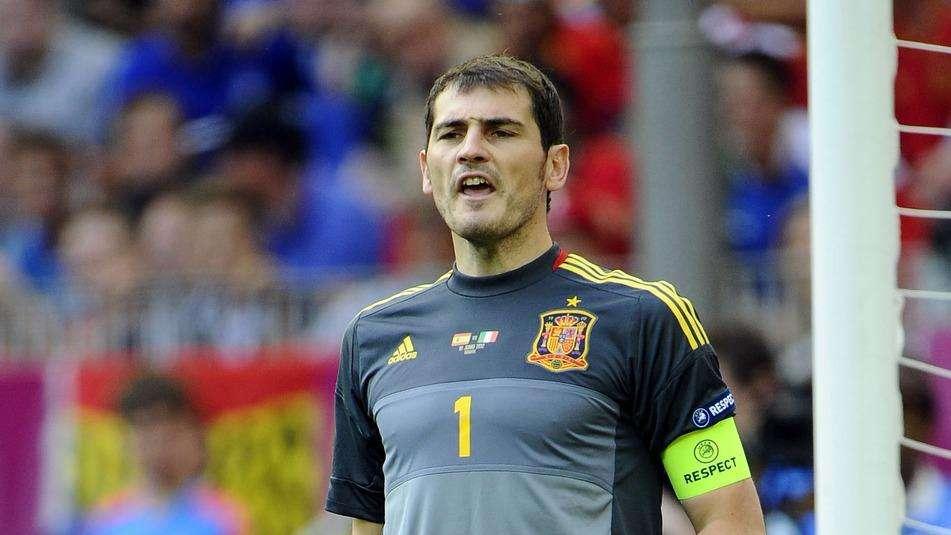 Casillas sposa il Real: "È la mia vita, il mio futuro"