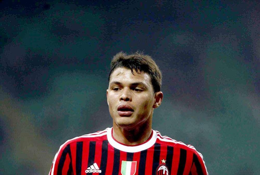 Milan, Thiago Silva consiglia van Persie: "Ti fa girare la testa"