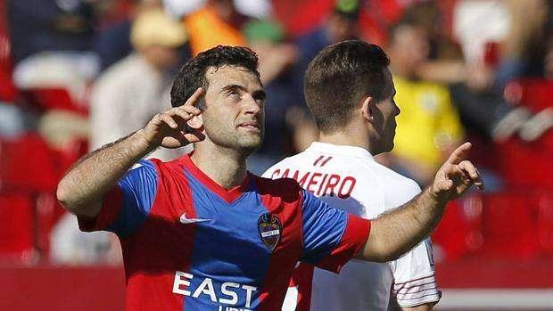 Liga, 29ª giornata - Il Levante ride con Rossi, tris Atletico, Barcellona super