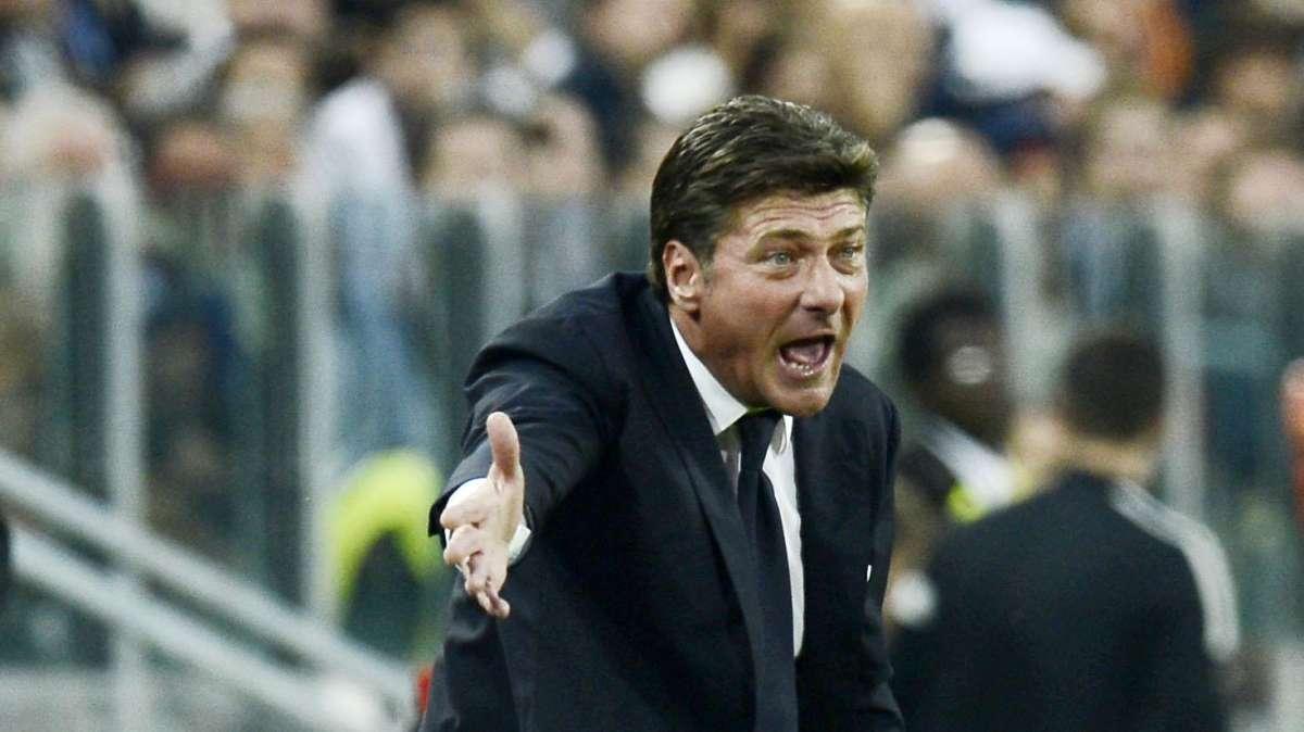 Napoli, Mazzarri: "Cavani gioca, ecco la formazione"