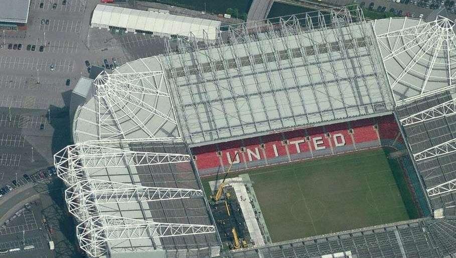 Manchester United, la porta è girevole
