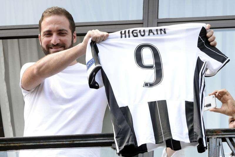 Juventus, Higuain si presenta : "Qui per "colpa" di Adl"