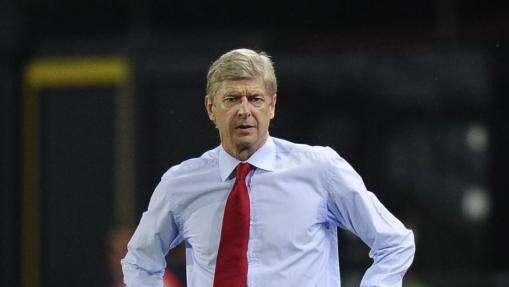 Napoli, Wenger: "Ha il 50% di possibilità di passare"