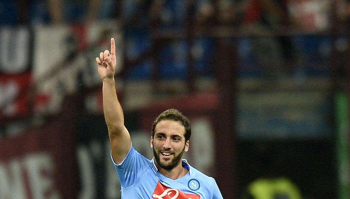 Napoli, Higuain: "Sono molto felice in azzurro. Ozil? Uno dei migliori al mondo"