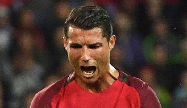 Funchal : Cristiano Ronaldo corre  in soccorso della sua città natale