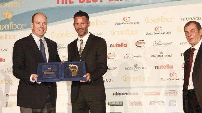 Manchester United, Giggs continua oltre i 40 anni