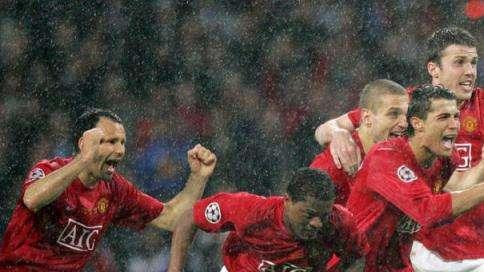 Manchester United, Evra: "Cerchiamo di salvare la stagione"